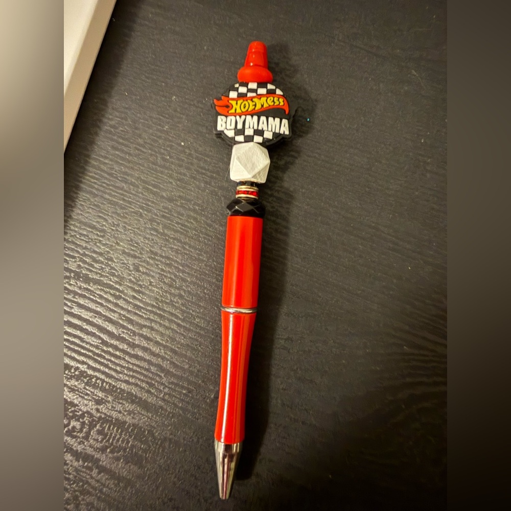 Red Boymama pen